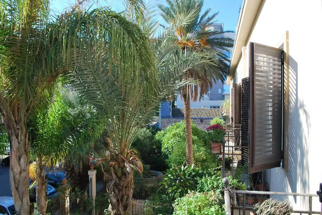 Casa Immersa Nel Verde Al Centro Di Palermo 0*,  Italien