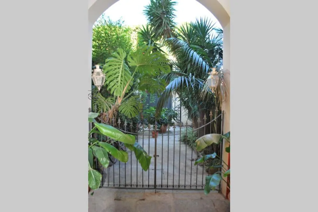 Casa Immersa Nel Verde Al Centro Di Palermo 0*,
