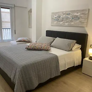 Delle Palme Elegante Monolocale In Centro Palermo